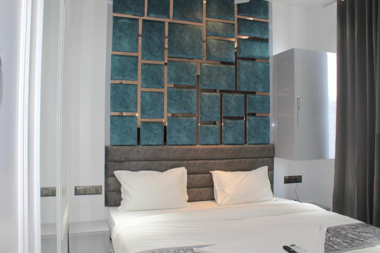 Hotel The Lowell Surat Dış mekan fotoğraf