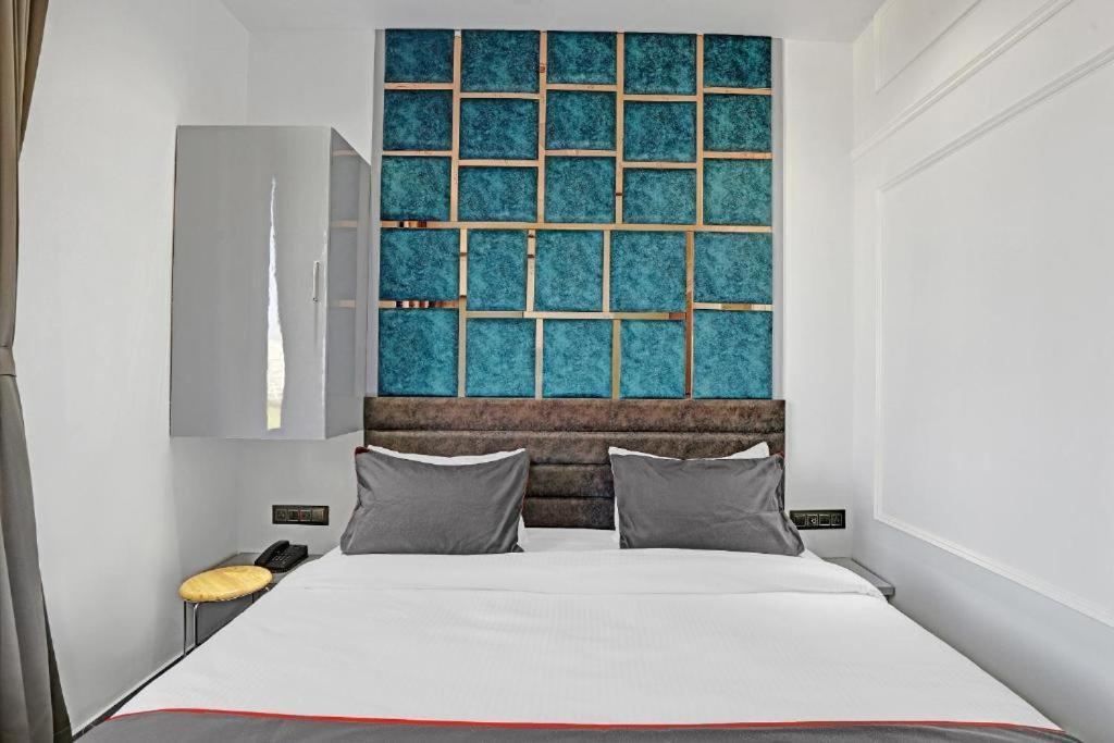 Hotel The Lowell Surat Dış mekan fotoğraf