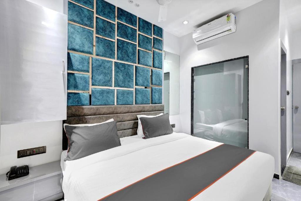 Hotel The Lowell Surat Dış mekan fotoğraf